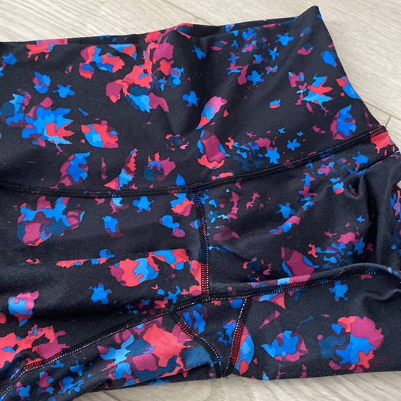 LULULEMON yoga pants - Picture 2 of 3